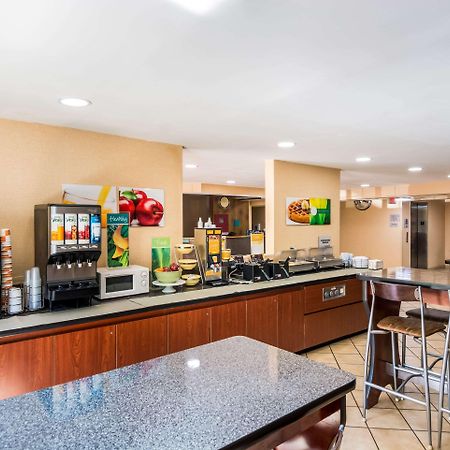Quality Inn Chester - South Richmond Екстериор снимка
