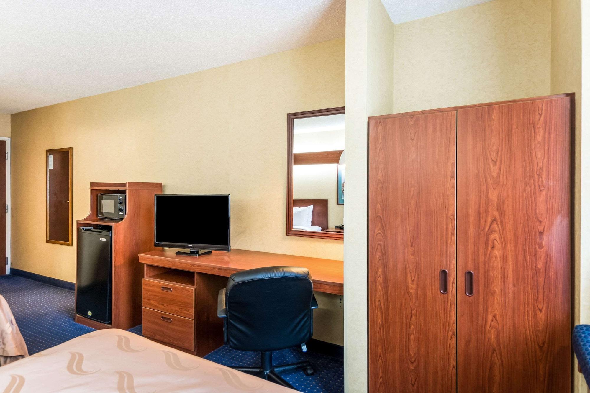 Quality Inn Chester - South Richmond Екстериор снимка