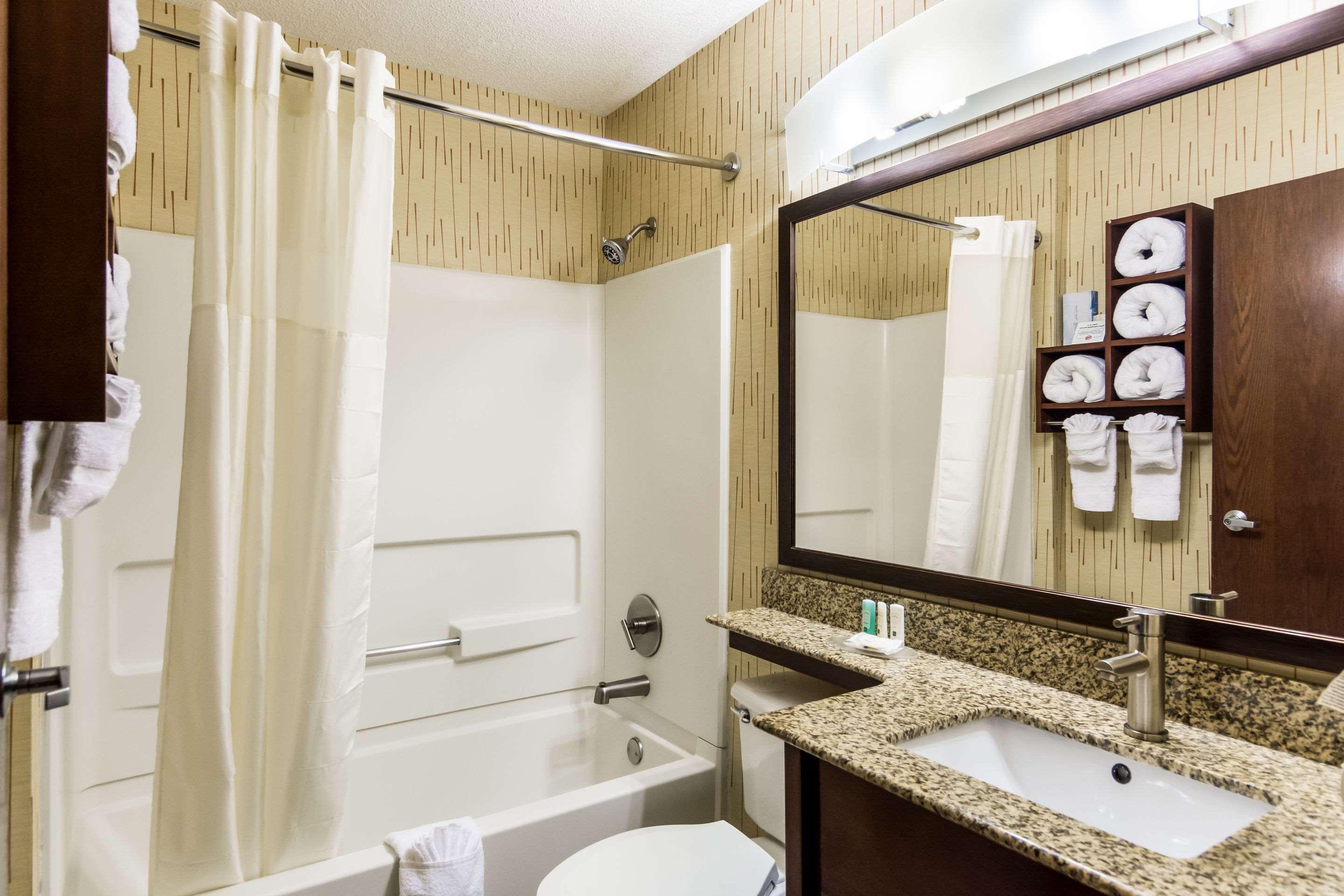 Quality Inn Chester - South Richmond Екстериор снимка