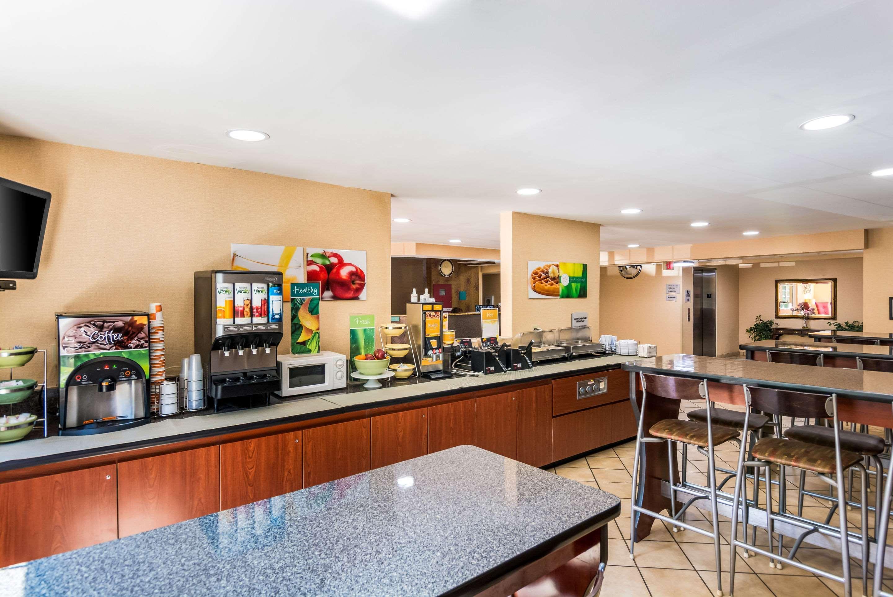 Quality Inn Chester - South Richmond Екстериор снимка