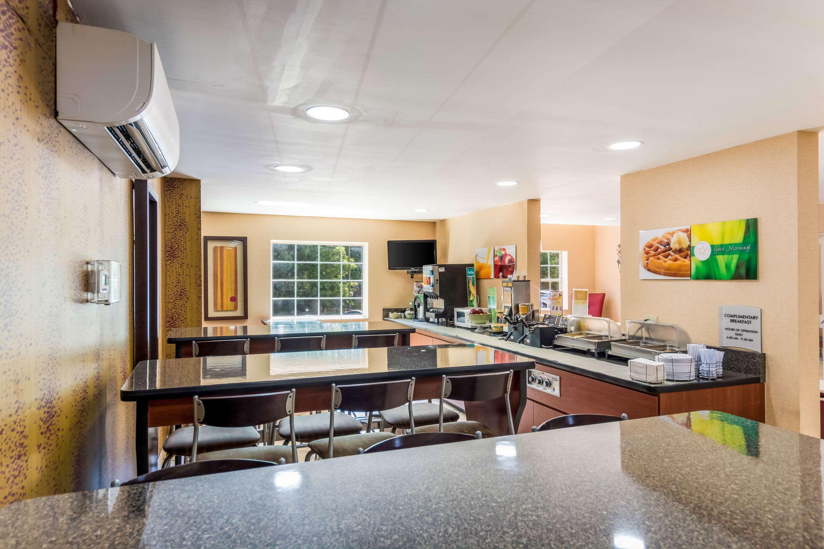 Quality Inn Chester - South Richmond Екстериор снимка