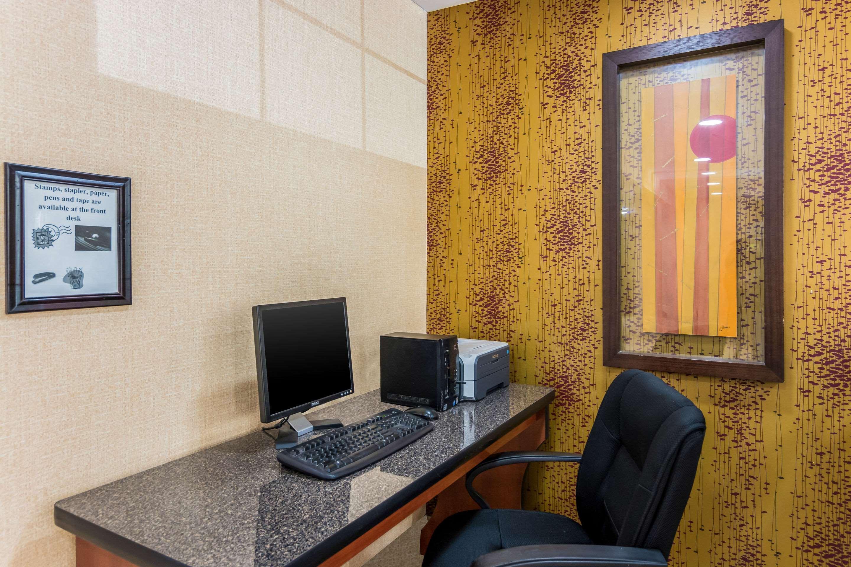 Quality Inn Chester - South Richmond Екстериор снимка