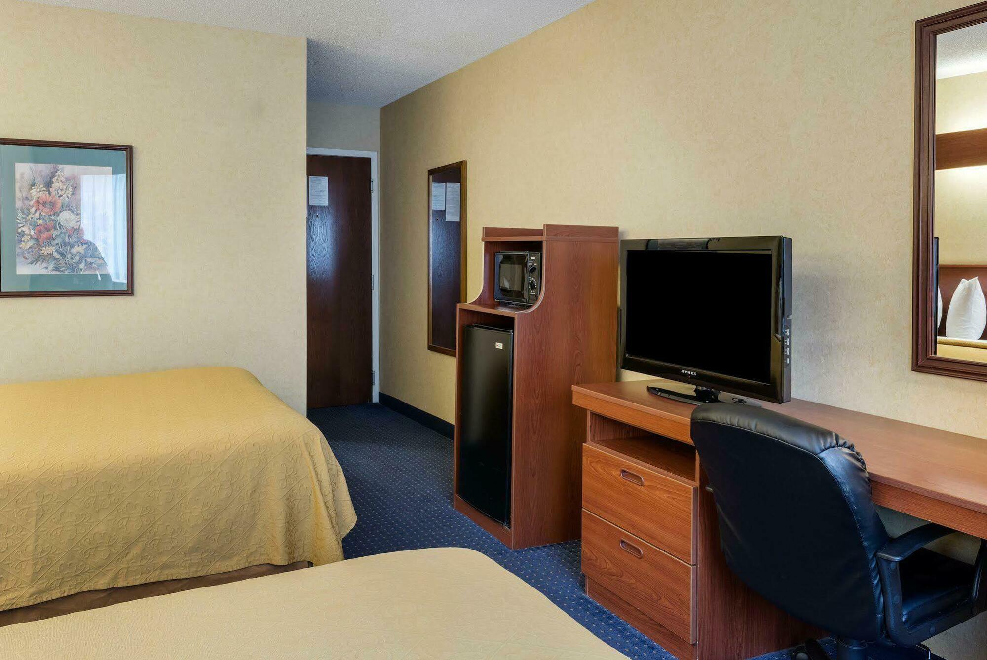 Quality Inn Chester - South Richmond Екстериор снимка