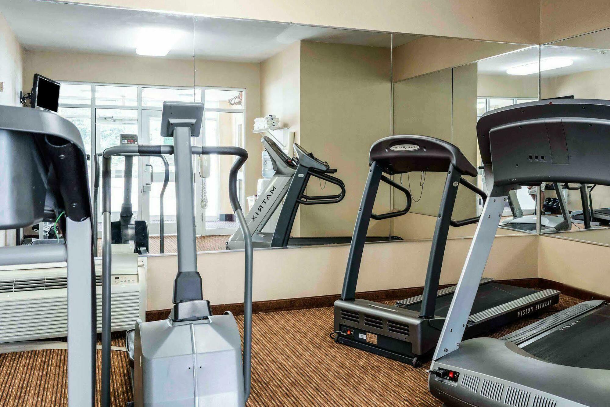 Quality Inn Chester - South Richmond Екстериор снимка