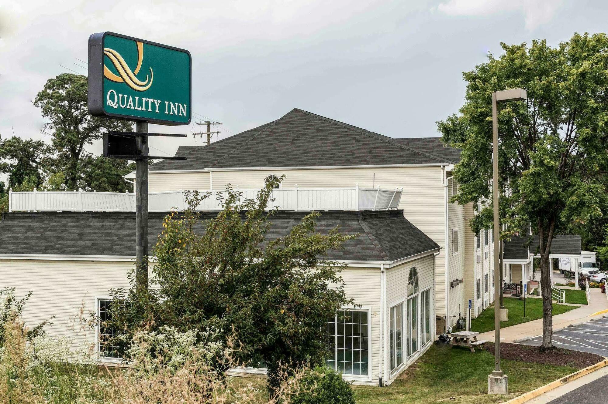 Quality Inn Chester - South Richmond Екстериор снимка
