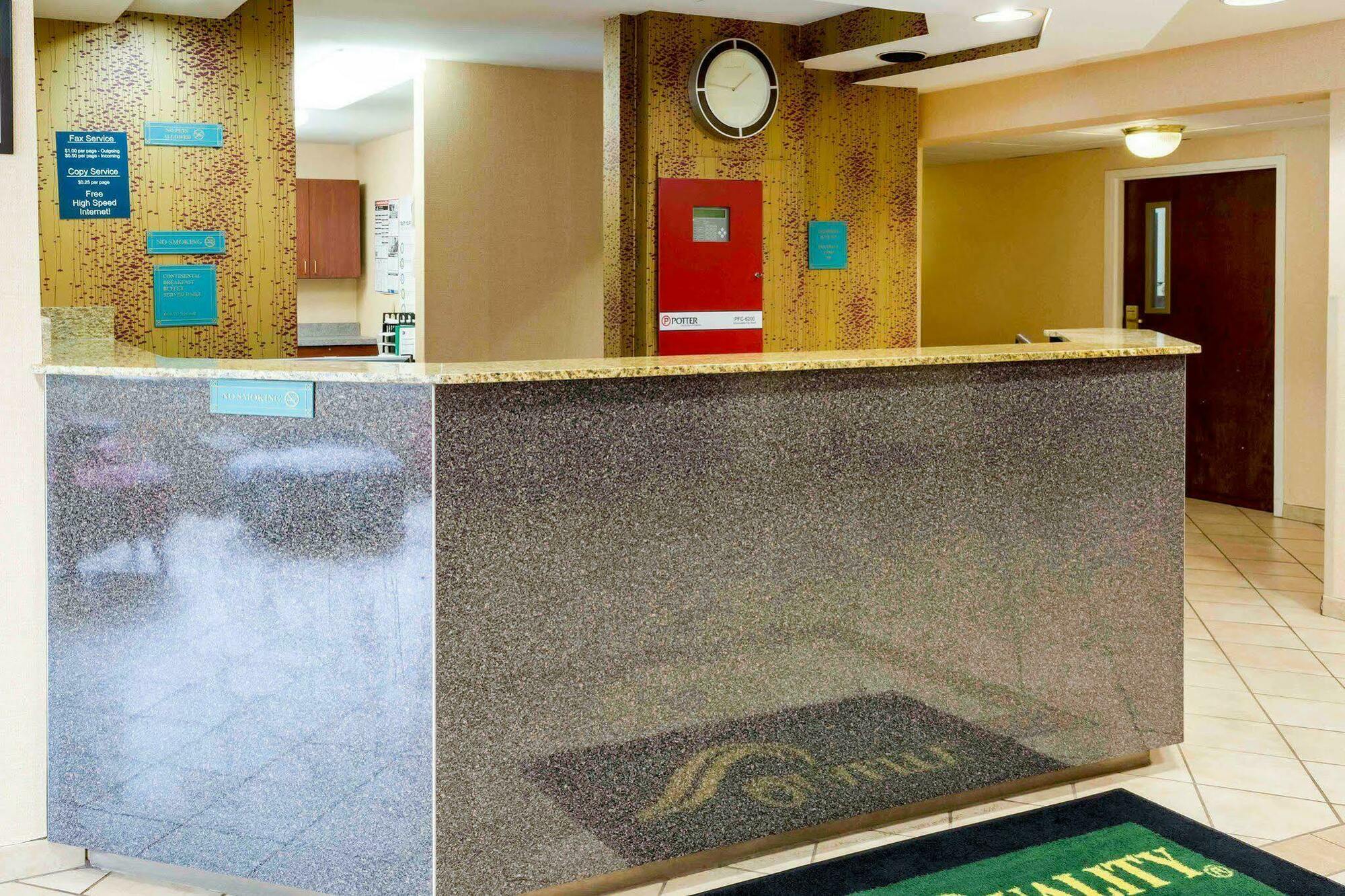 Quality Inn Chester - South Richmond Екстериор снимка