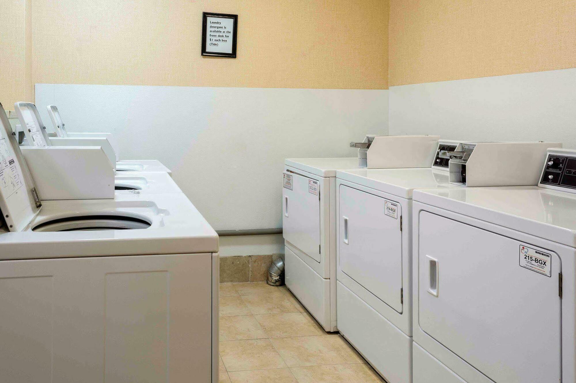 Quality Inn Chester - South Richmond Екстериор снимка