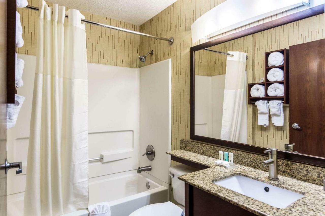Quality Inn Chester - South Richmond Екстериор снимка